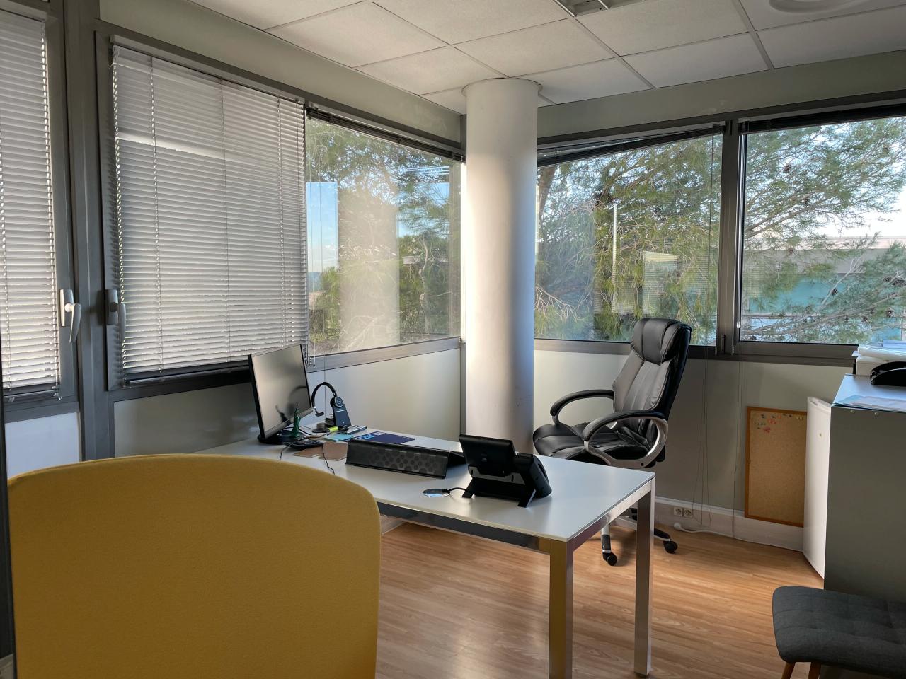 Bureau Aix-en-Provence 214m² Location bureau Aix-en-Provence Bouches-du-Rhône OLBUR2117207 1